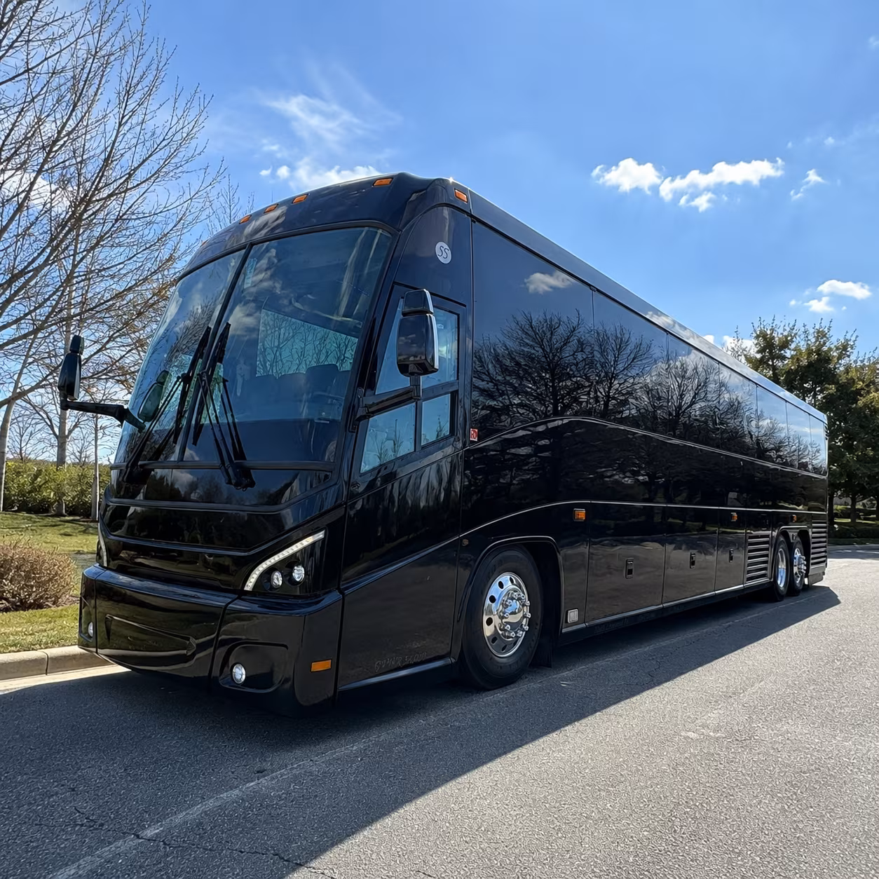 charter bus shuttles between el monte and jftb los alamitos